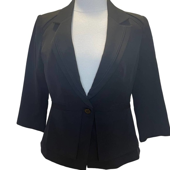 White House Black Market Jackets & Blazers - *White House Black Market Black Single Breasted Blazer Size 2 P
